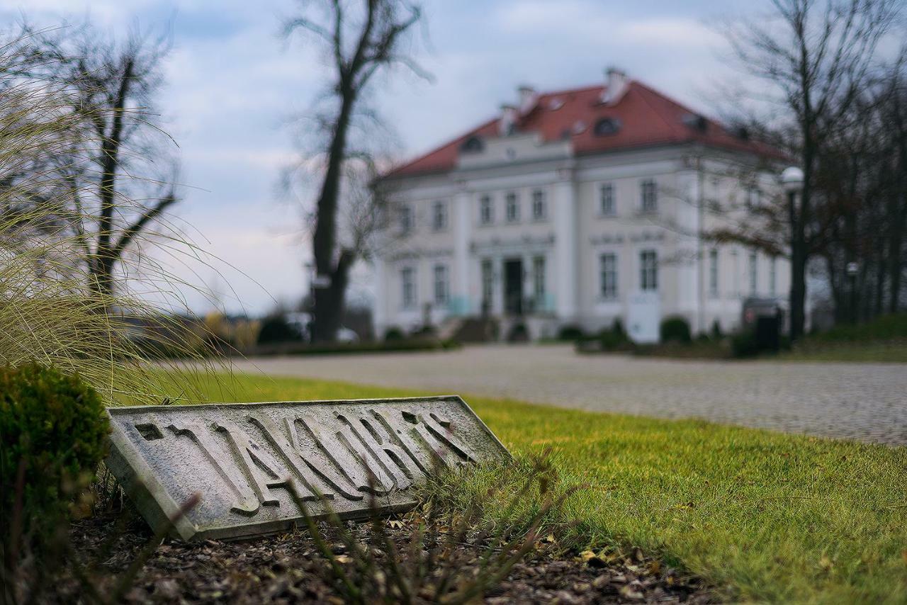Hotel Jakubus Wilkow  Buitenkant foto