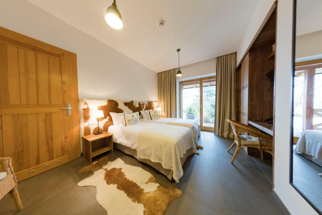 Hotel Jakubus Wilkow  Buitenkant foto