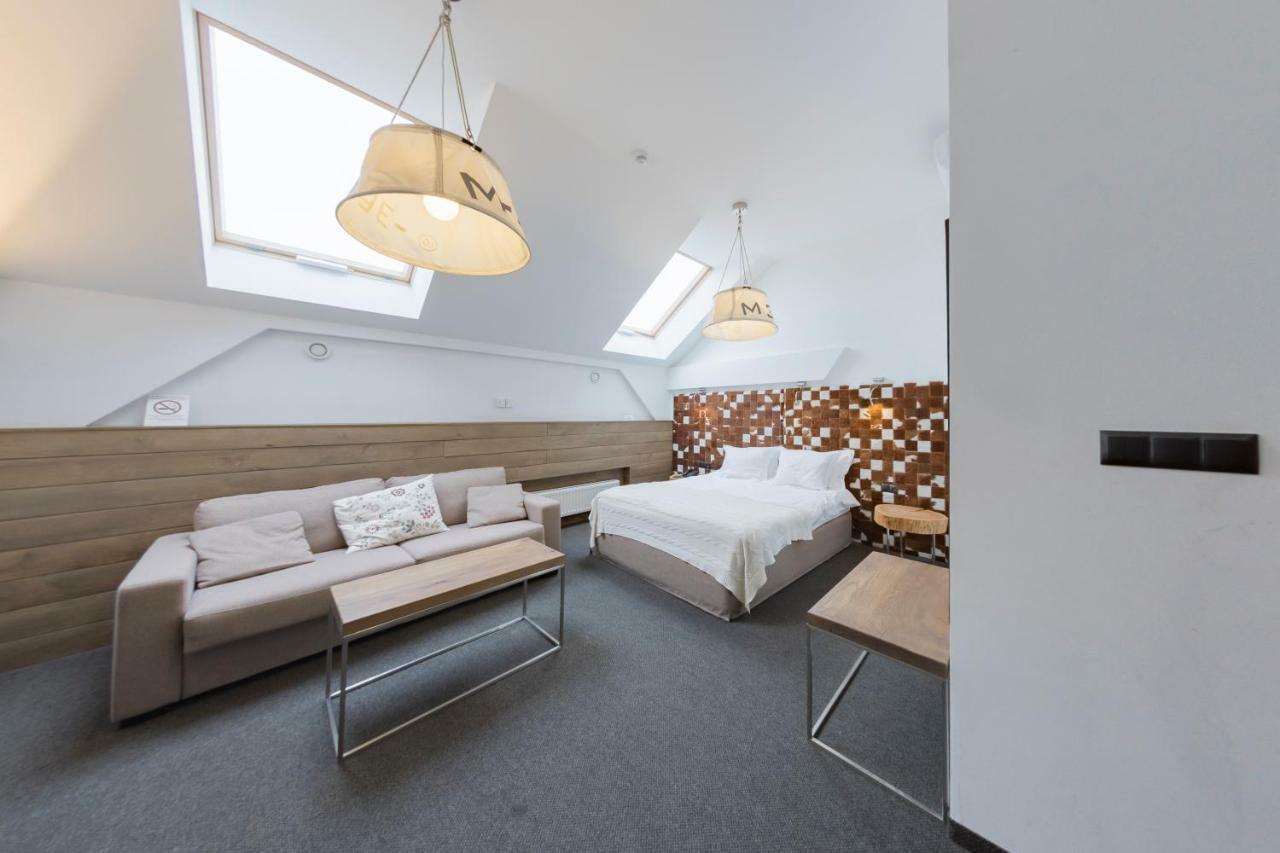 Hotel Jakubus Wilkow  Buitenkant foto