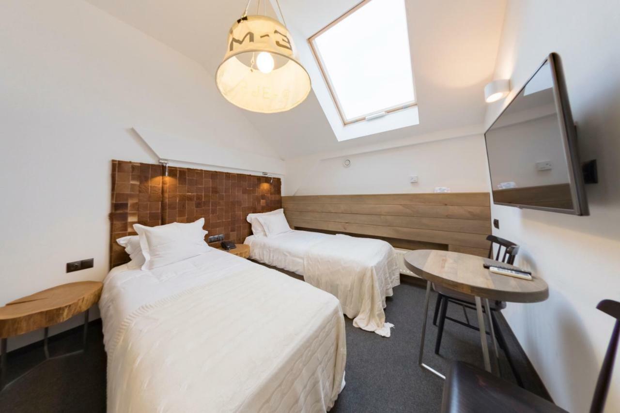 Hotel Jakubus Wilkow  Buitenkant foto