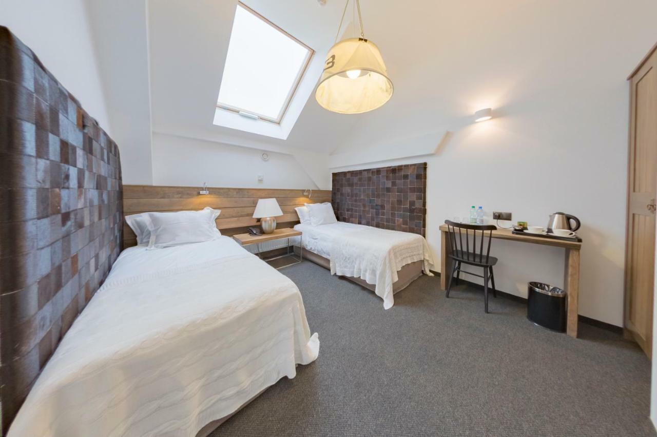 Hotel Jakubus Wilkow  Buitenkant foto