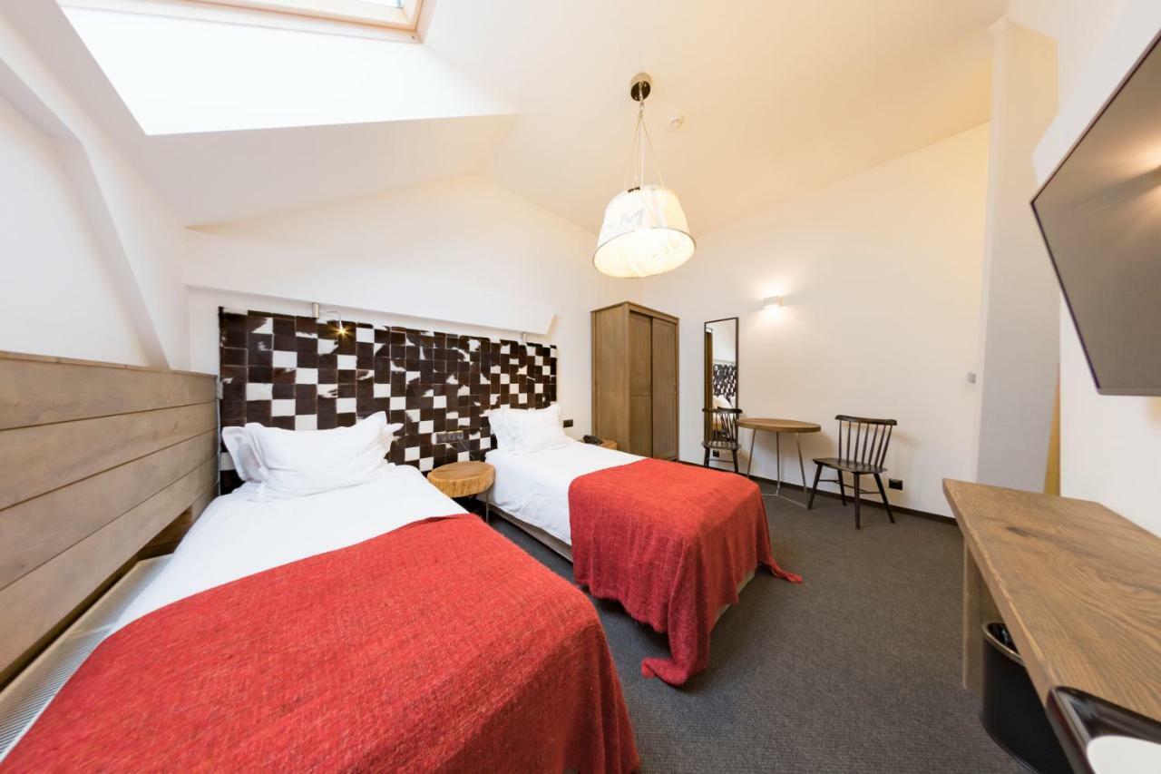 Hotel Jakubus Wilkow  Buitenkant foto